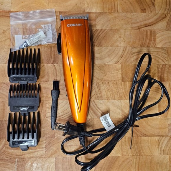 Conair corded trimmer with hard shell case and three attachments - Picture 6 of 10